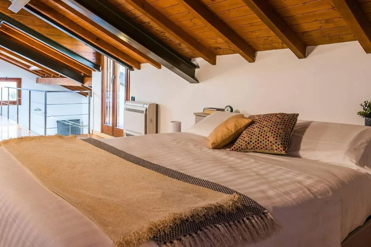 Joivy Scenic 2Br Apt With Balcony & Parking Cernobbio Holiday home