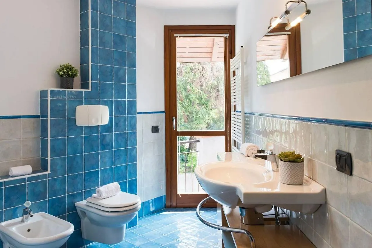 Holiday home Joivy Scenic 2Br Apt With Balcony & Parking Cernobbio