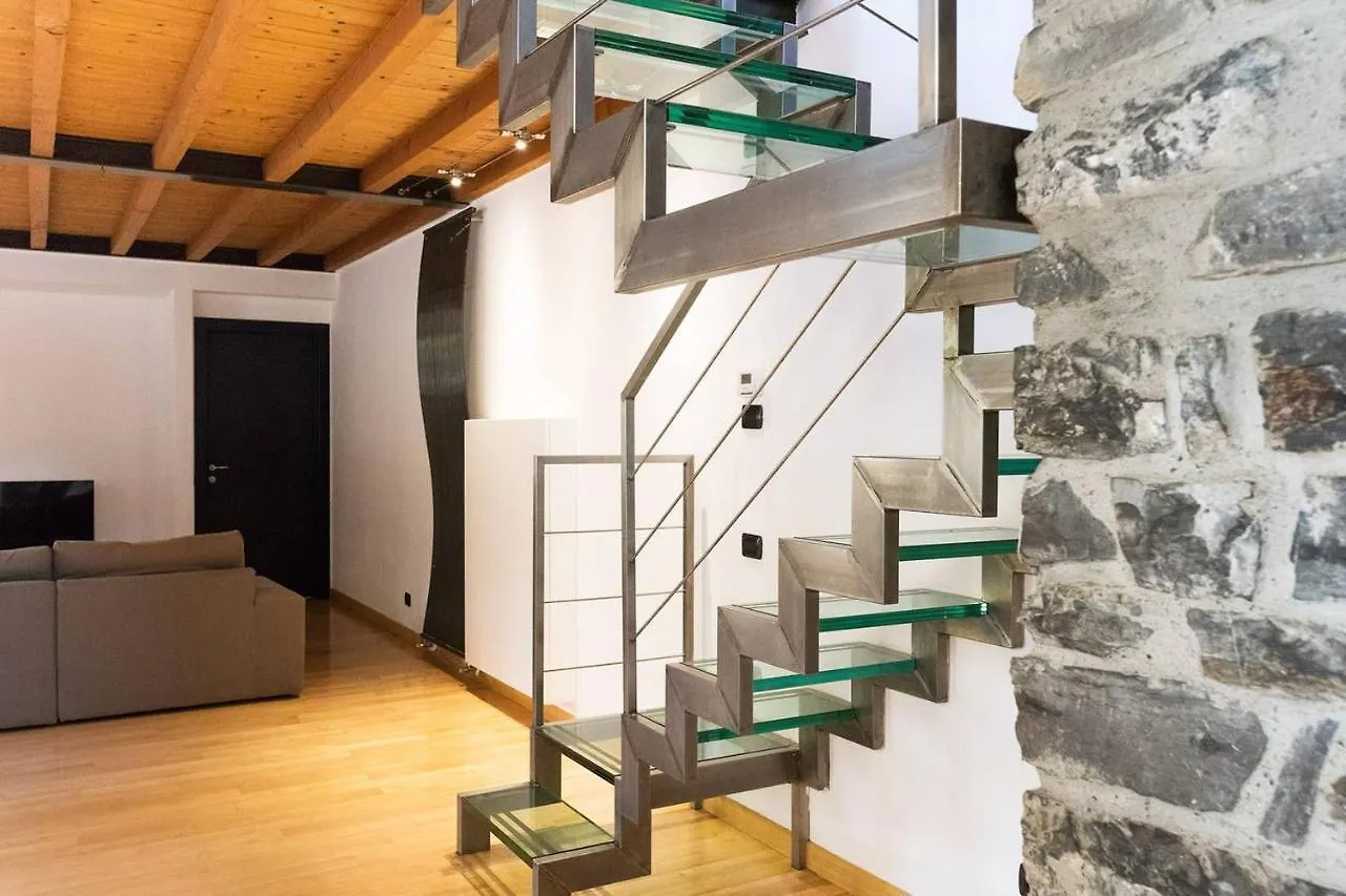 Joivy Scenic 2Br Apt With Balcony & Parking Cernobbio 0*,  Italy