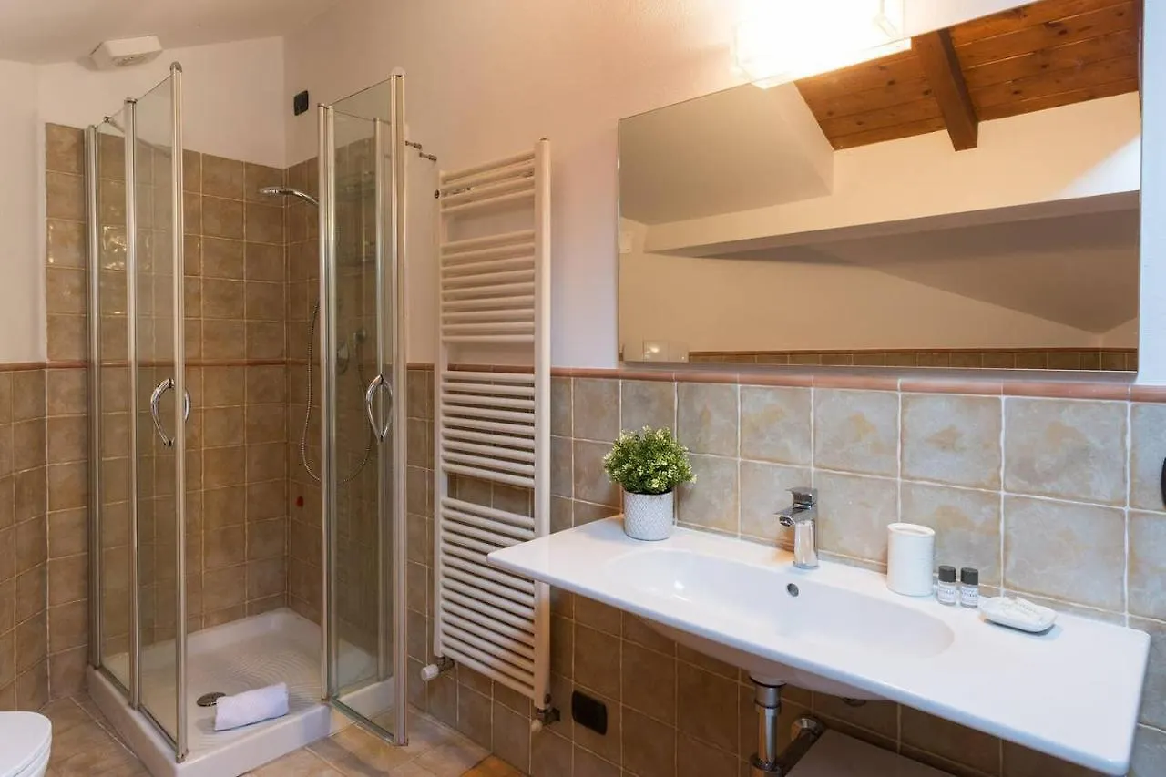 Holiday home Joivy Scenic 2Br Apt With Balcony & Parking Cernobbio